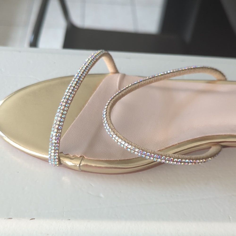 Shoe - Picture 4 of 12